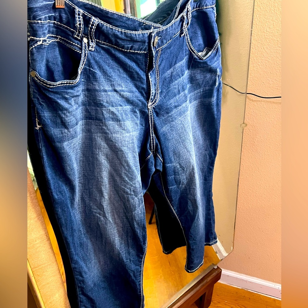 Dark jean capris